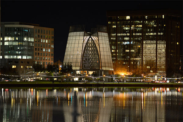 MaxLite Illuminates Oakland Landmark Necklace of Lights