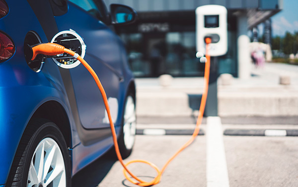 Study: Public EV Charging Stations To Outnumber Gas Stations By 2032