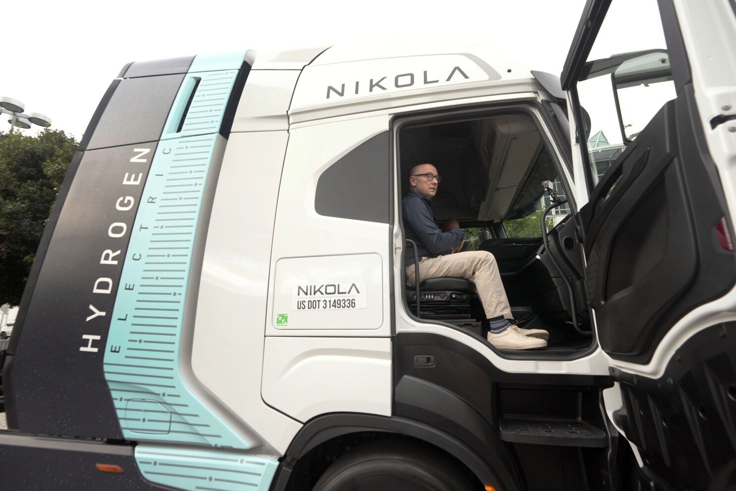 EV Maker Nikola Files For Bankruptcy