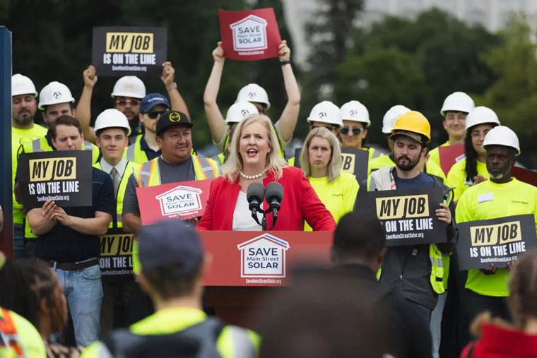 Hundreds of Solar Workers and Advocates Rally on Capitol Hill